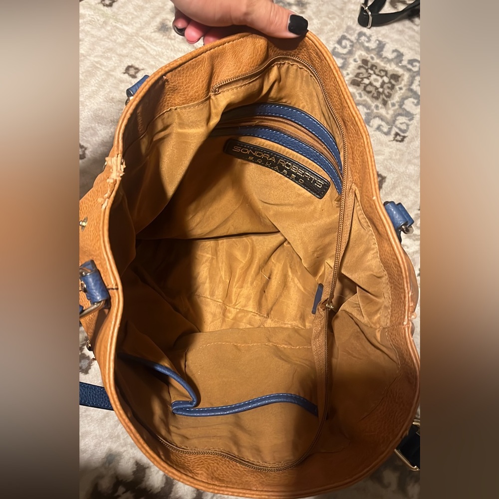 Purse - Picture 2 of 3